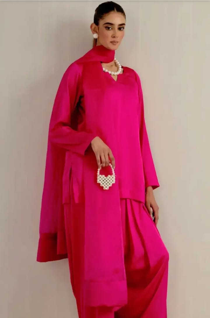 'GULAAB' Middle Eastern Kurta set with Dupatta